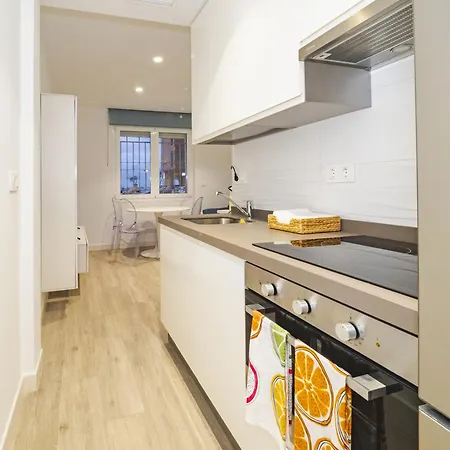 Cubo's Front Line Beach Apartment