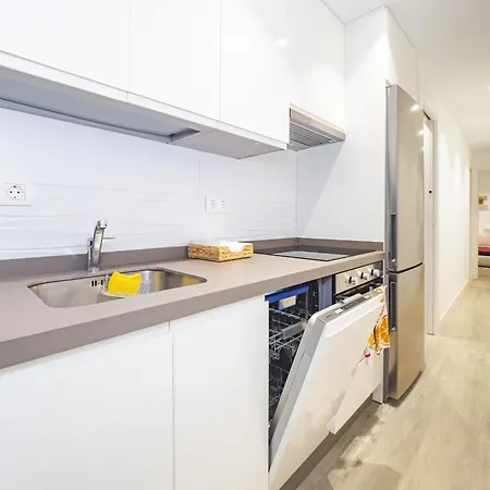 Cubo's Front Line Beach Apartment *